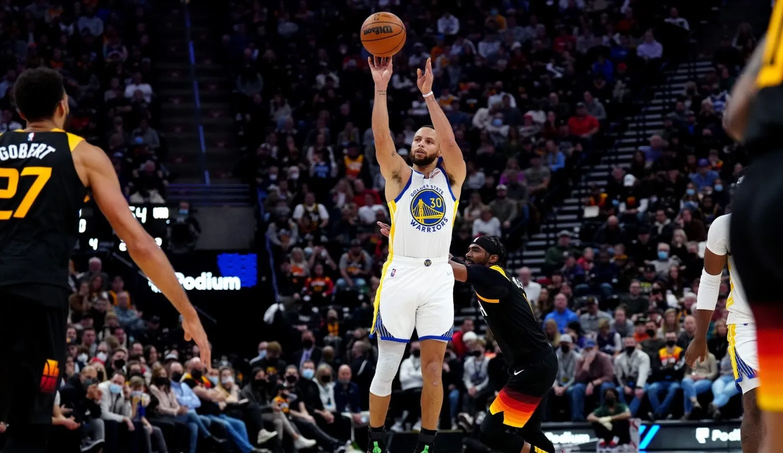 image_67d7e1daf36f2 After LeBron James reached the 50,000 point milestone, Stephen Curry has now also set an unprecedented new record