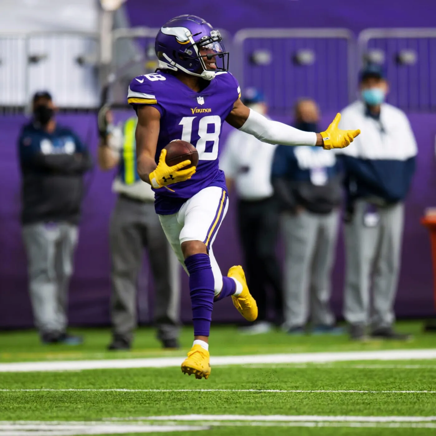 image_67d7e77261323 Ja'Marr Chase Smashes Justin Jefferson's $5M Contract Lead