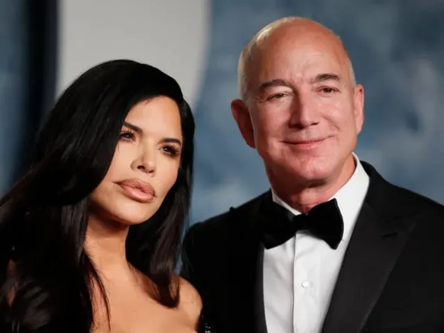 image_67d8e360b617f Jeff Bezos and Lauren Sánchez Postpone Wedding Again: Is the Billionaire Just 'Playing Around' or Is There a Darker Reason Behind This Love Story?