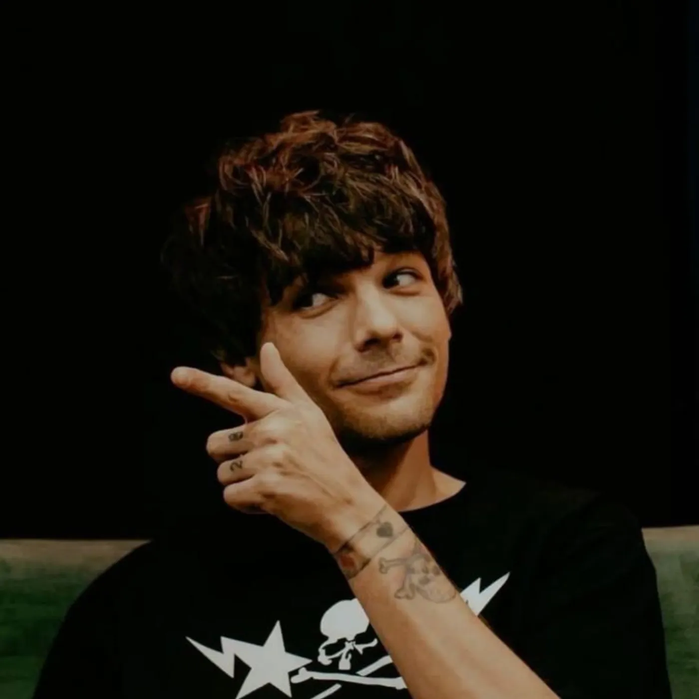 Louis Tomlinson’s Latest Move, A Genius Reinvention or A Risky Gamble 19 Louis Tomlinson’s Latest Move, A Genius Reinvention or A Risky Gamble