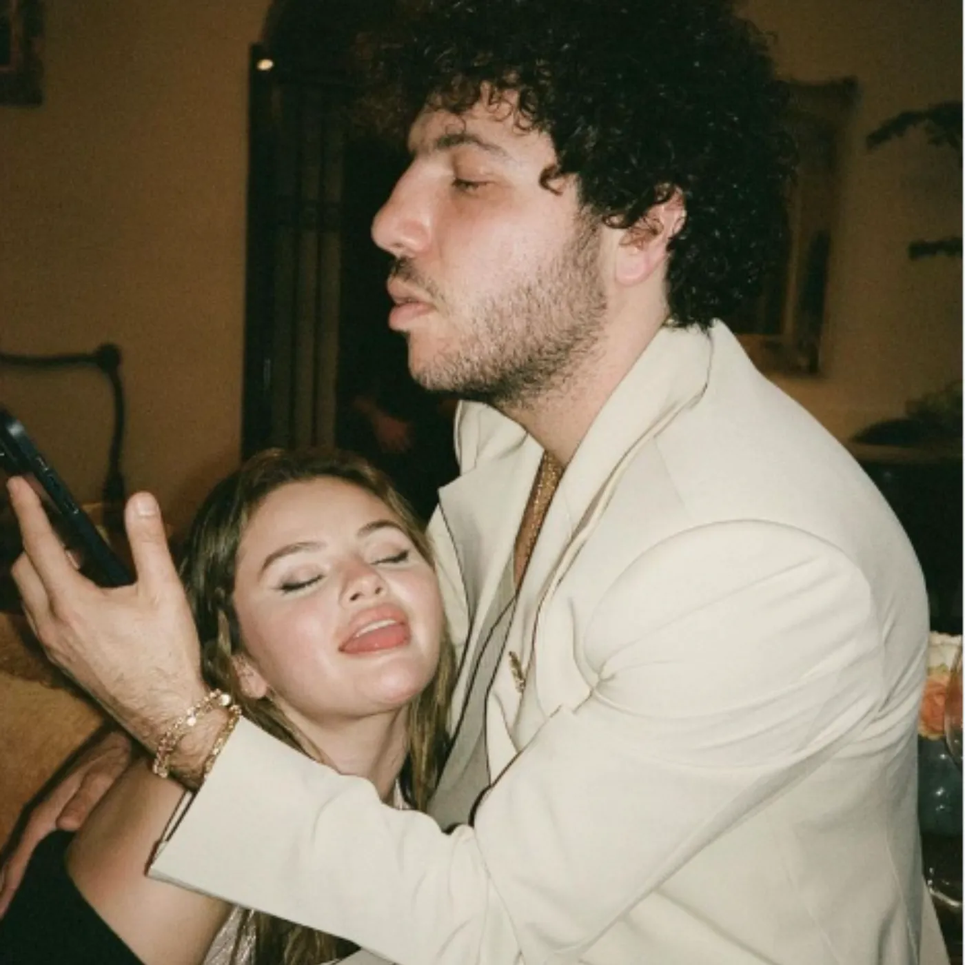 Is Benny Blanco Manipulating Selena Gomez? Signs That Are Making Fans Panic! 19 Is Benny Blanco Manipulating Selena Gomez? Signs That Are Making Fans Panic!