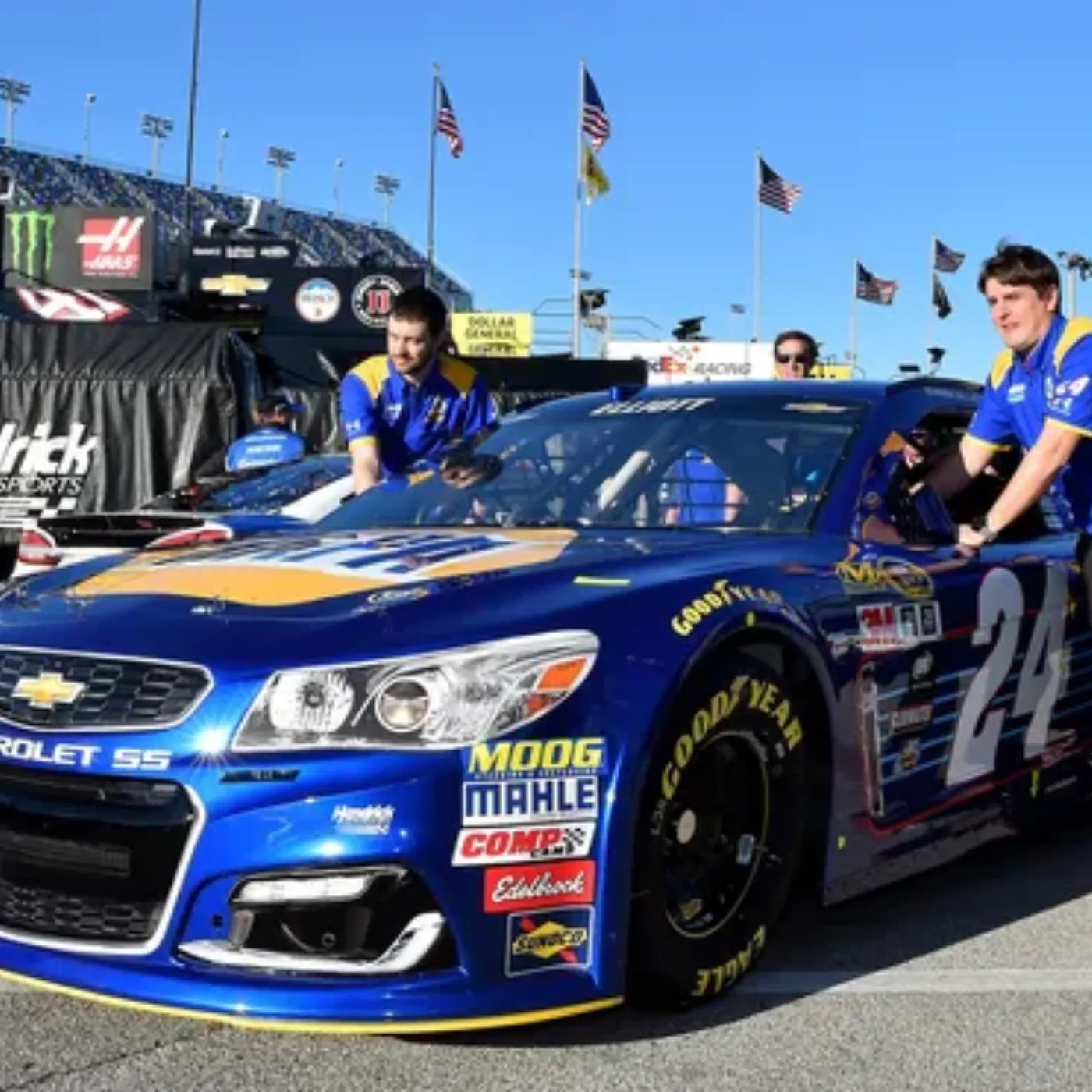 image_67d931d500c93 Jeff Gordon and Chase Elliott Stun NASCAR Fans with a Surprising Revelation About Elliott’s Car!