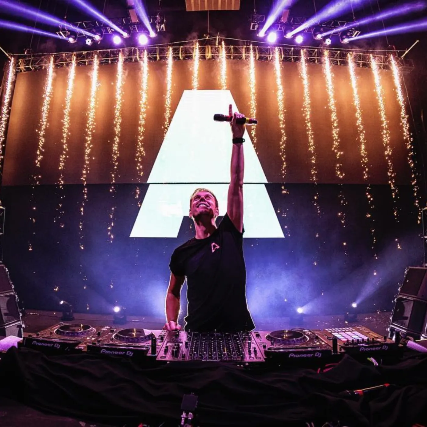 image_67da730149a7c Armin van Buuren's 24-Hour Global EDM Festival: The Shocking Online Experience That Revolutionized Virtual Concerts