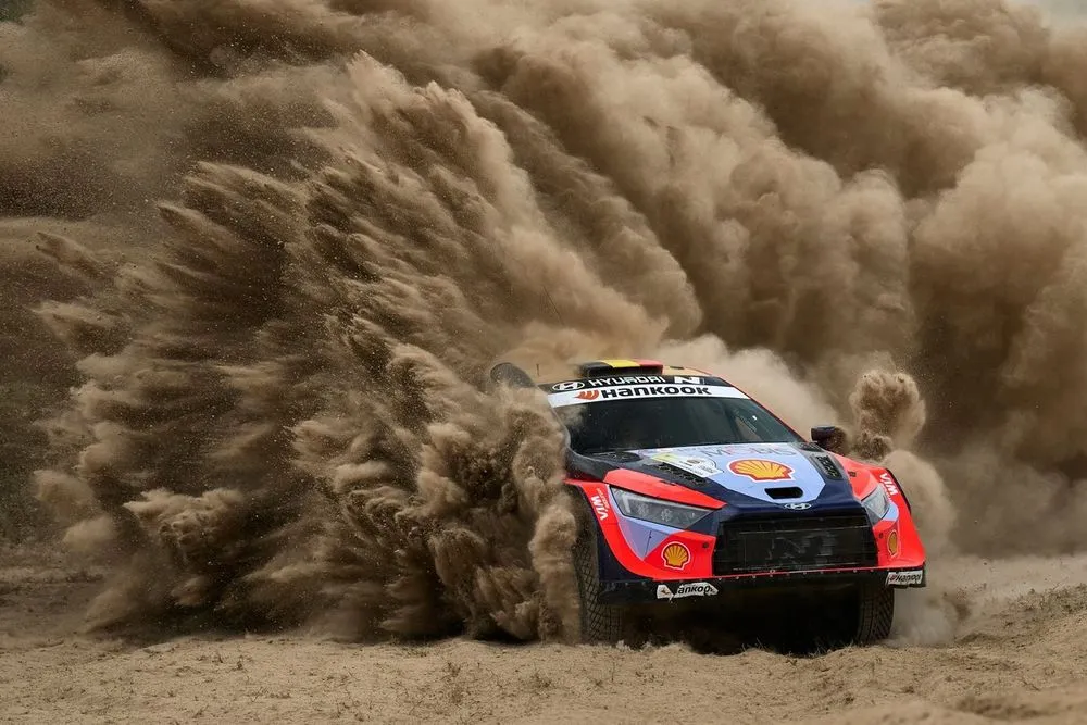 image_67de1903ba116 Thierry Neuville Impresses at Safari Rally Kenya: Climbs Two Places in the Standings Despite One-Minute Penalty for Early Start