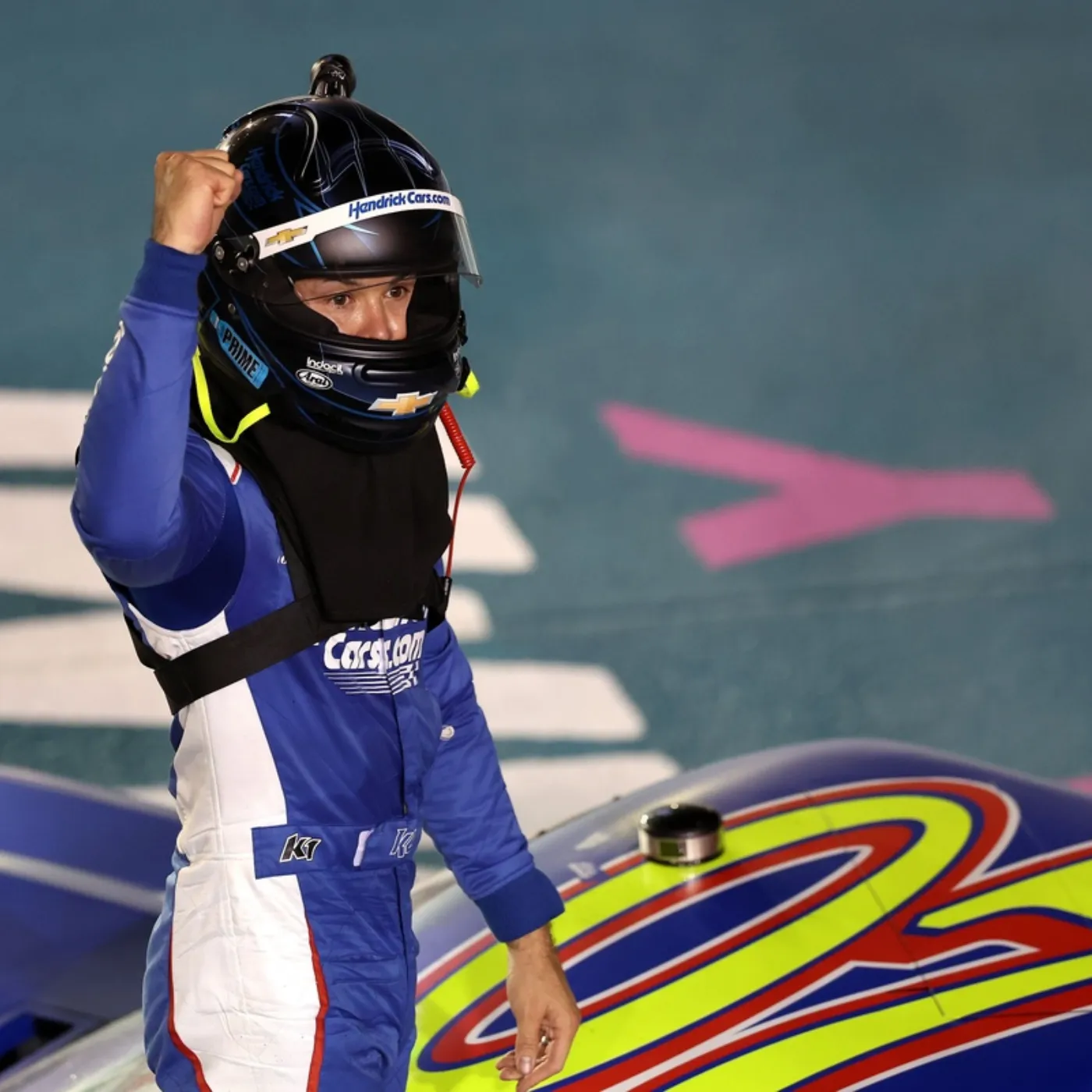 Kyle Larson Takes NASCAR by Storm with an Unbelievable Homestead Comeback!