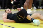 Stephen Curry’s Shocking Injury: How the Warriors Will Navigate This Critical Stretch Without Their Star Player?