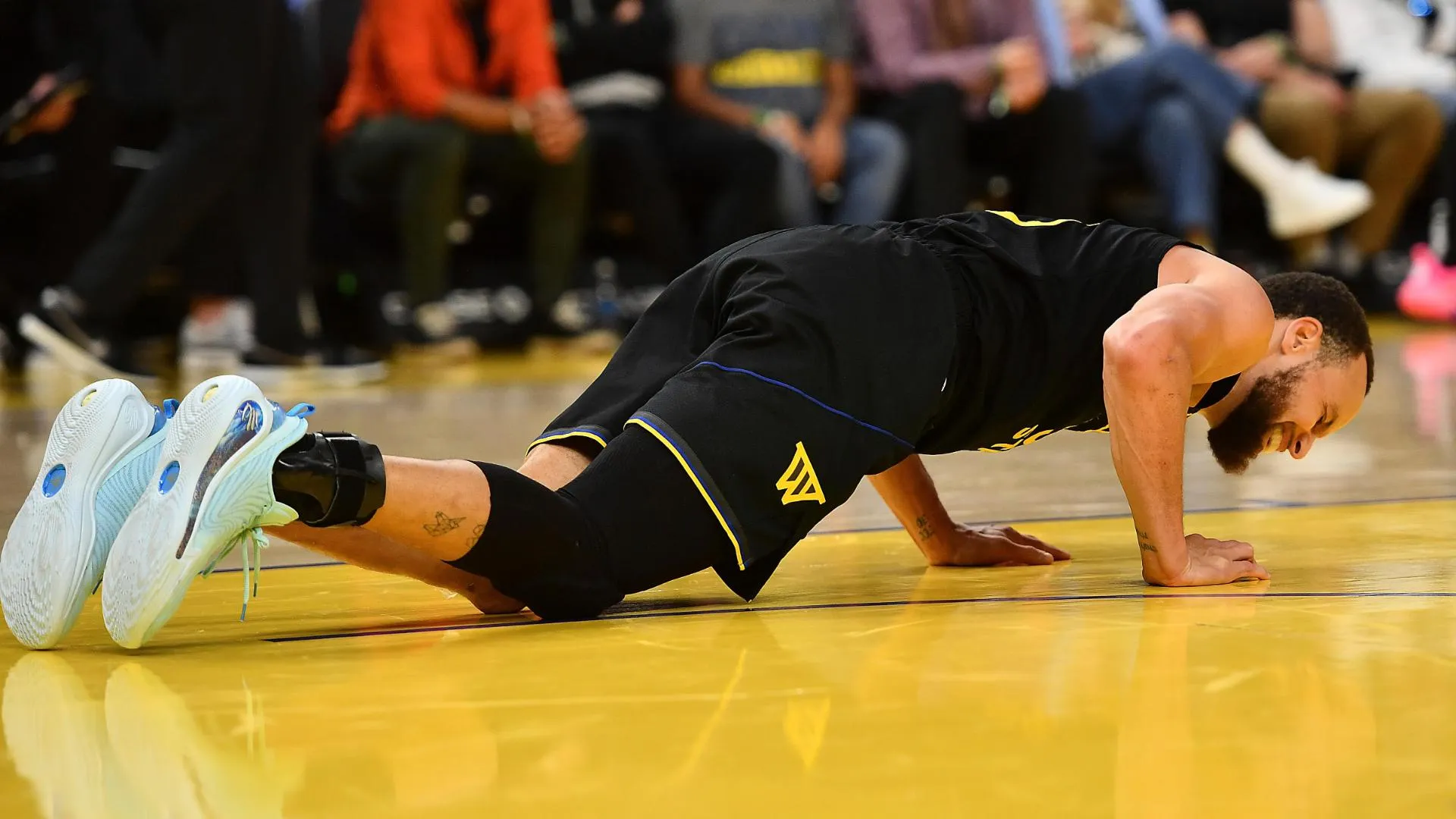 Stephen Curry’s pelvic contusion raised concerns about Warriors’ playoff hopes