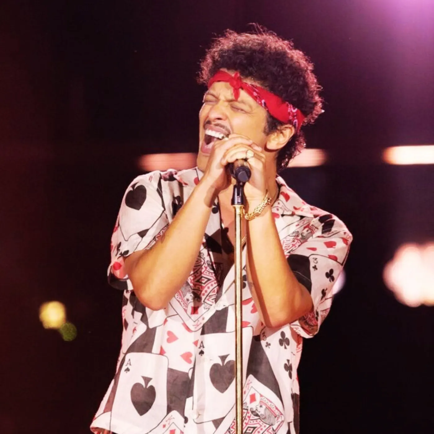 image_6808616320711 Bruno Mars Spotted Grooving to Leoni Torres, Revealing Salsa as His Secret Inspiration