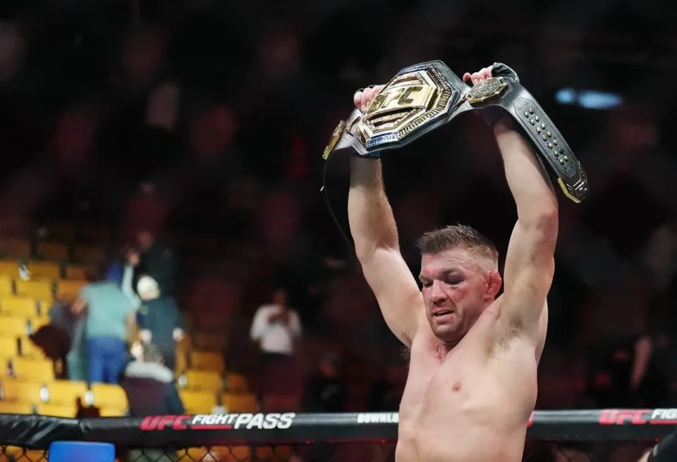 image_680887ea3cf0a Dricus Du Plessis Shocks Everyone by Brutally Knocking Out Khamzat Chimaev During a Training Session Before UFC 315, Leaving All Spectators Speechless.
