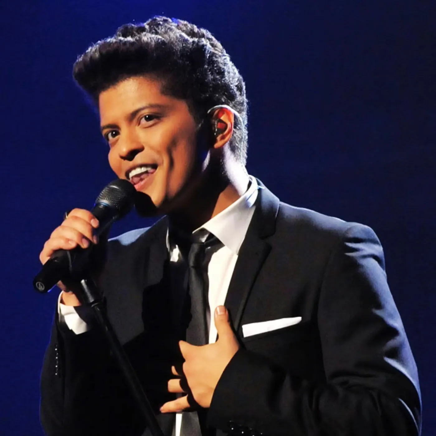 image_680888407d80d Bruno Mars Just Shattered Expectations with a Net Worth Leak