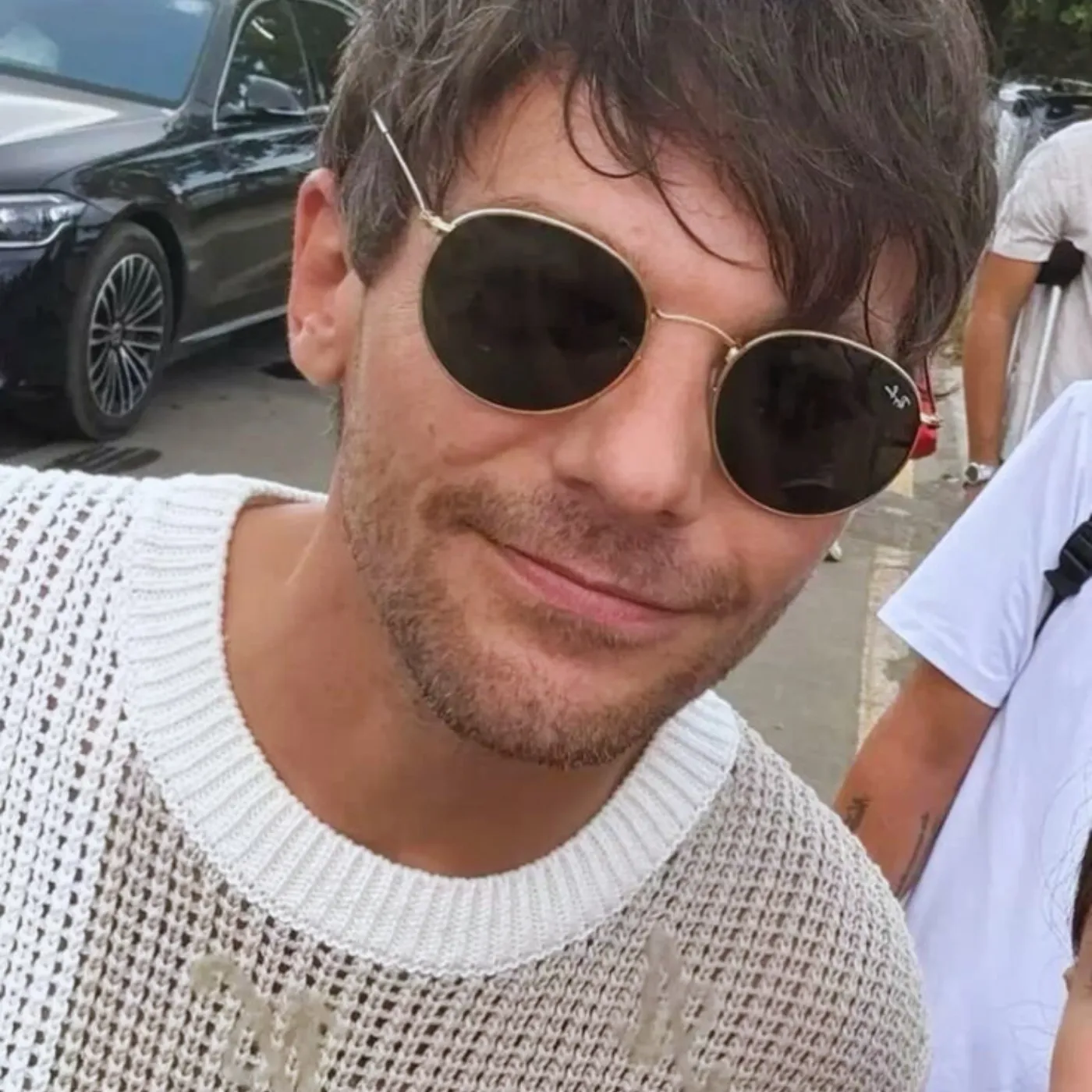 image_680fb15155cf0 Louis Tomlinson Stuns Fans at BCFA Cup