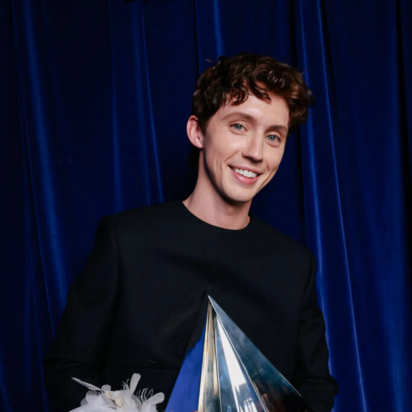 image_68123520f3cf1 Troye Sivan’s Epic Win Shakes Up the 2025 APRA Music Awards