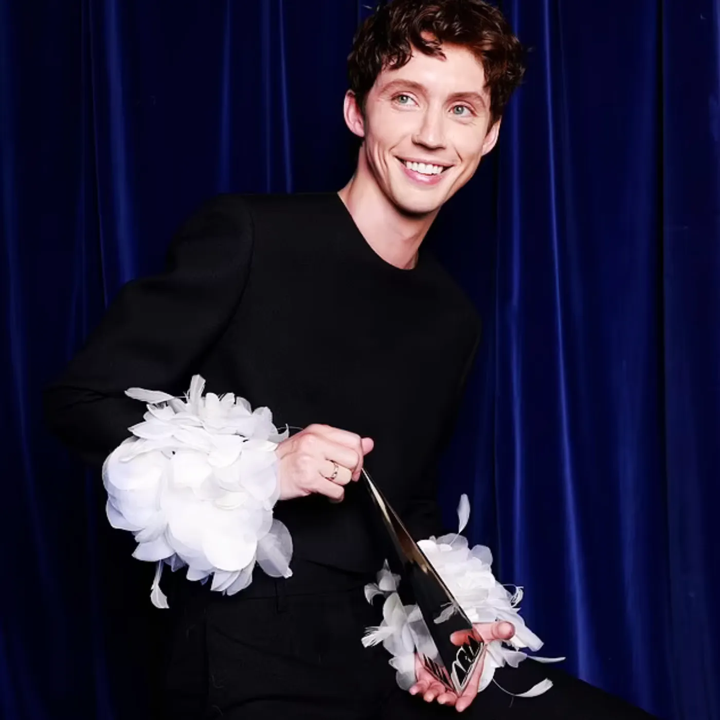 image_68123521cd532 Troye Sivan’s Epic Win Shakes Up the 2025 APRA Music Awards