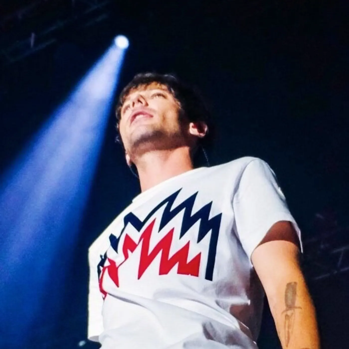 Fans Go Wild as Louis Tomlinson Enjoys Costa Rican Getaway