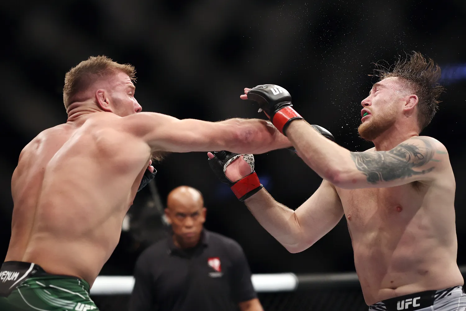 image_68182e6eef89d The UFC championship title fight heated up as Dricus Du Plessis turned Khamzat Chimaev into a laughingstock when he reunited with his 'best friend'