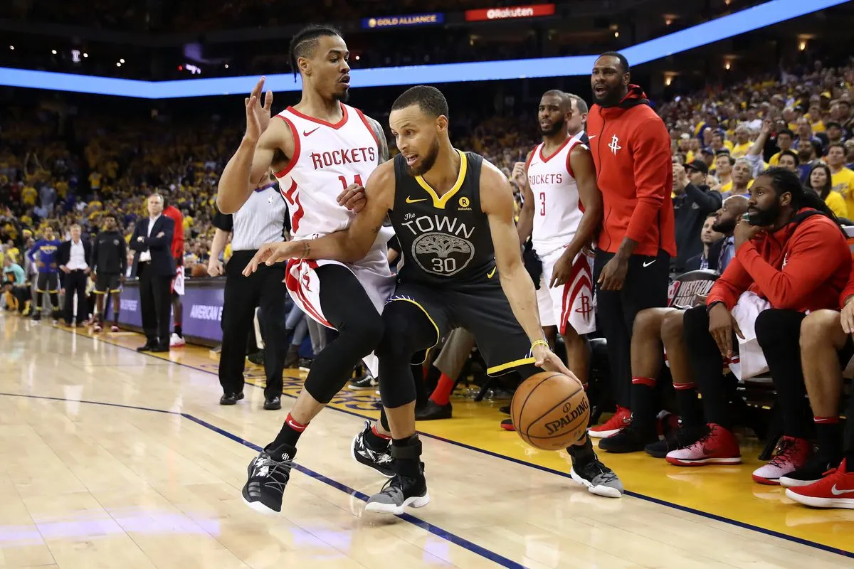 image_681866d232953 Stephen Curry Turns Game 7 into a Skill Showcase with a Miraculous Reverse Layup, Helping the Warriors Defeat the Rockets