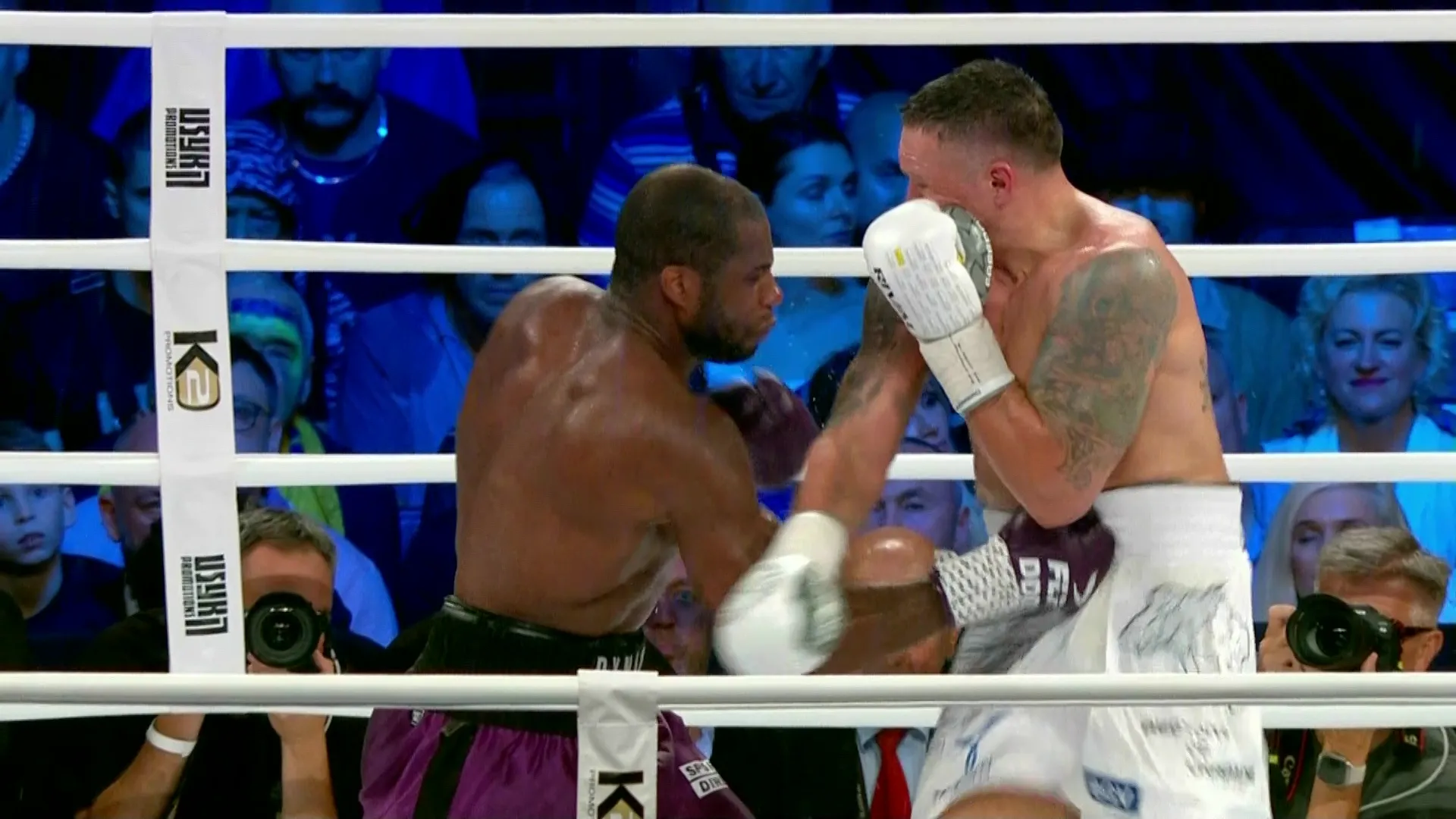 image_68186e79eddbc Tension Before the Rematch: Usyk's Team Exposes Dubois with Over 20 Low Blows, Using Signed Photos to Ignite Controversy