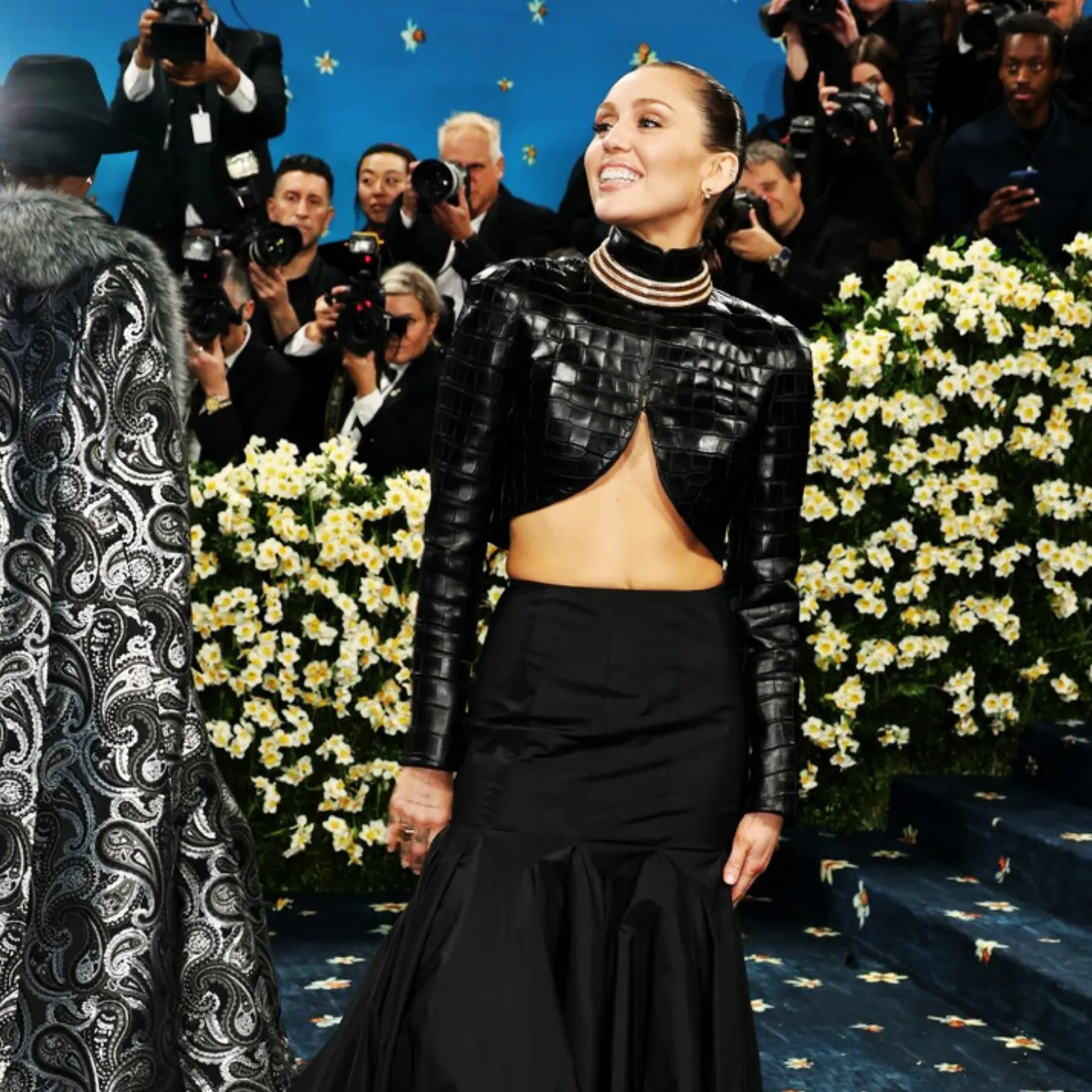 image_681977c4cef8e Miley Cyrus Confesses She’s Really Really Anxious About Tonight’s MET Gala Red Carpet!