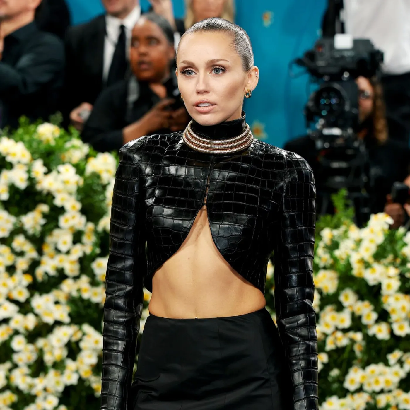 Miley Cyrus Confesses She’s Really Really Anxious About Tonight’s MET Gala Red Carpet!