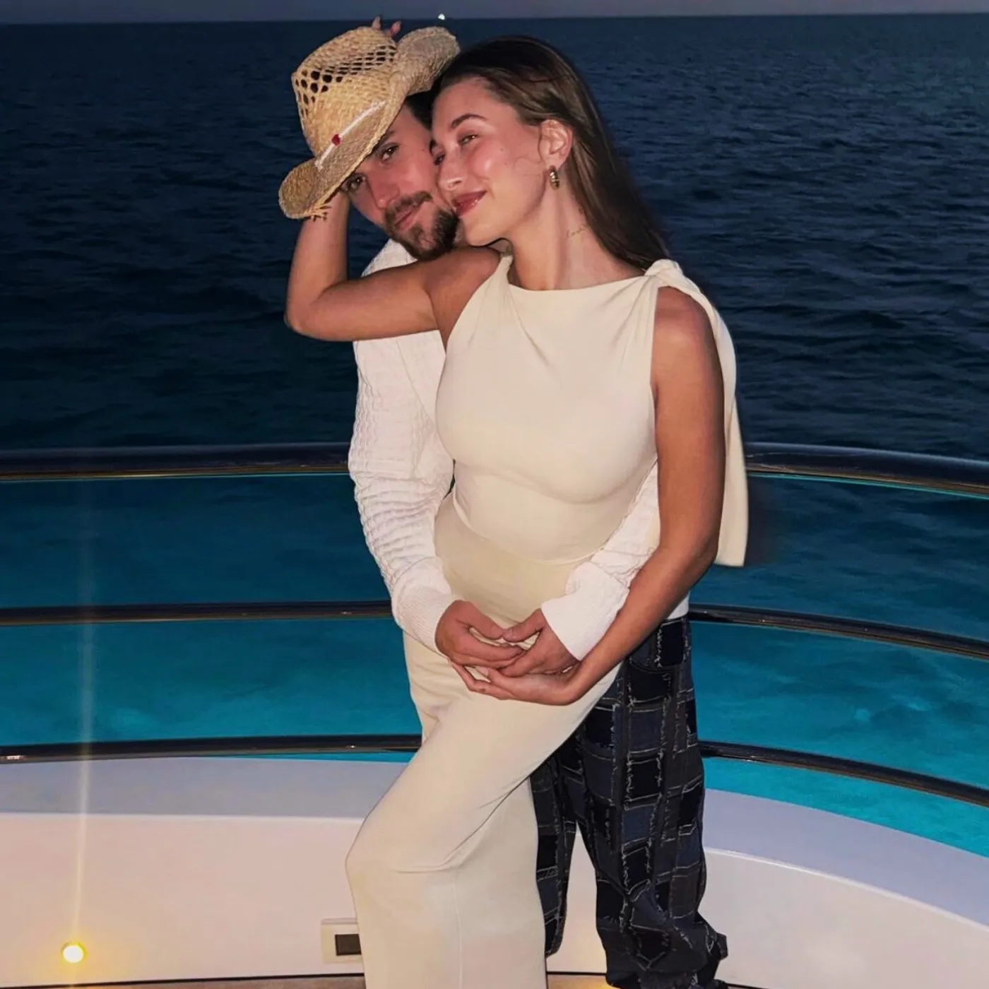 image_681b2441e7803 Hailey Bieber Stuns at Met Gala 2025—Justin Bieber’s Off-Screen Reaction Sparks Frenzy