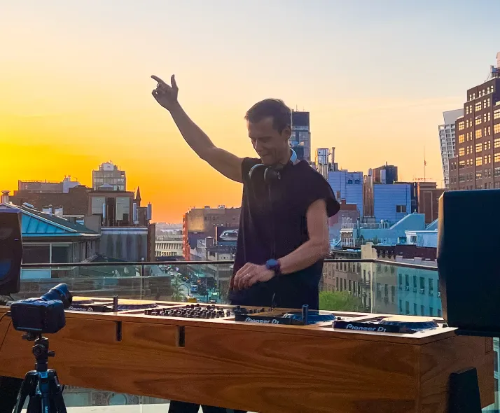 Caught in the Moment: Armin van Buuren’s Surprising Off-Stage Passion Revealed!
