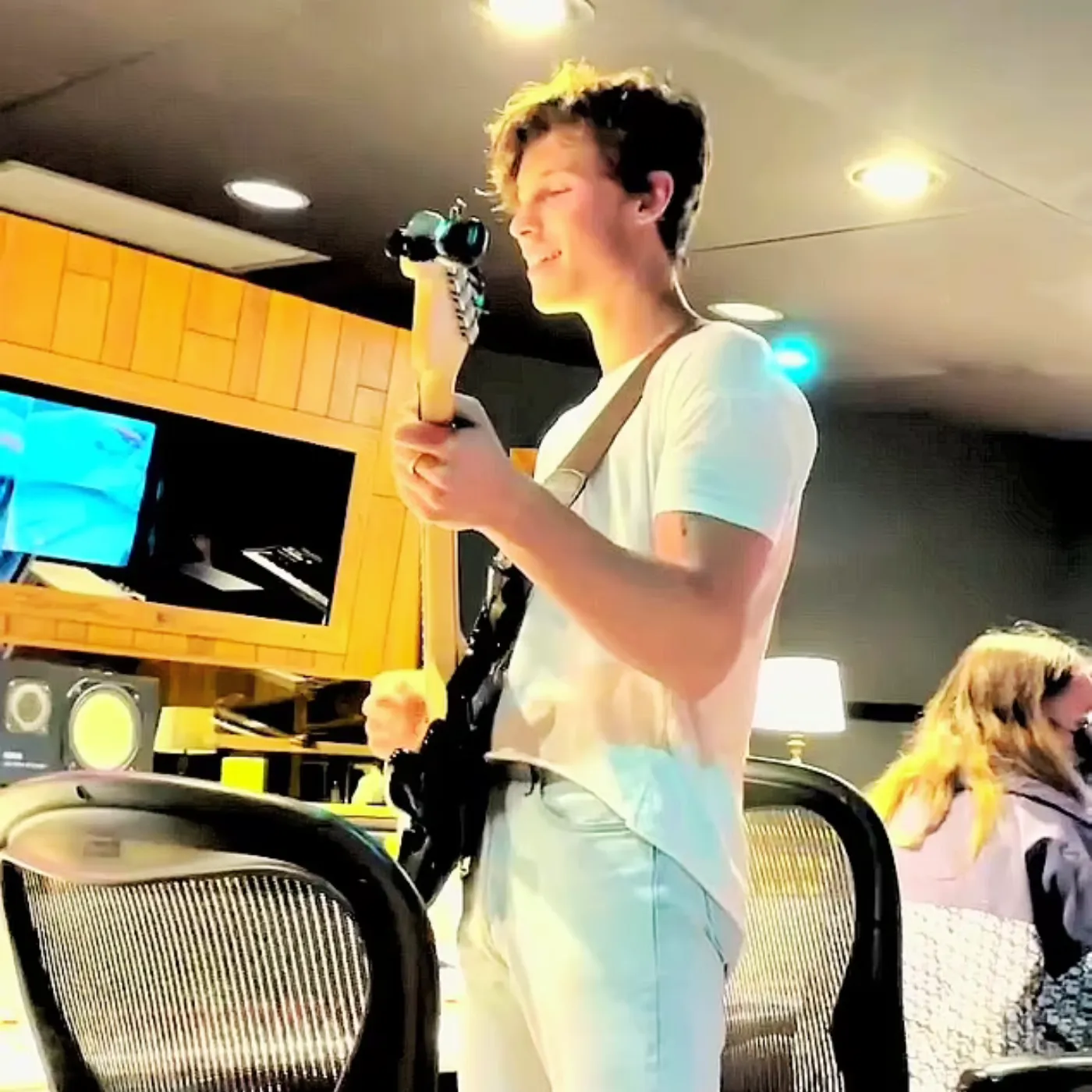 image_681c339298d49 Shawn Mendes Spotted in LA Studio with Major Collaborators—Something Big Is Brewing