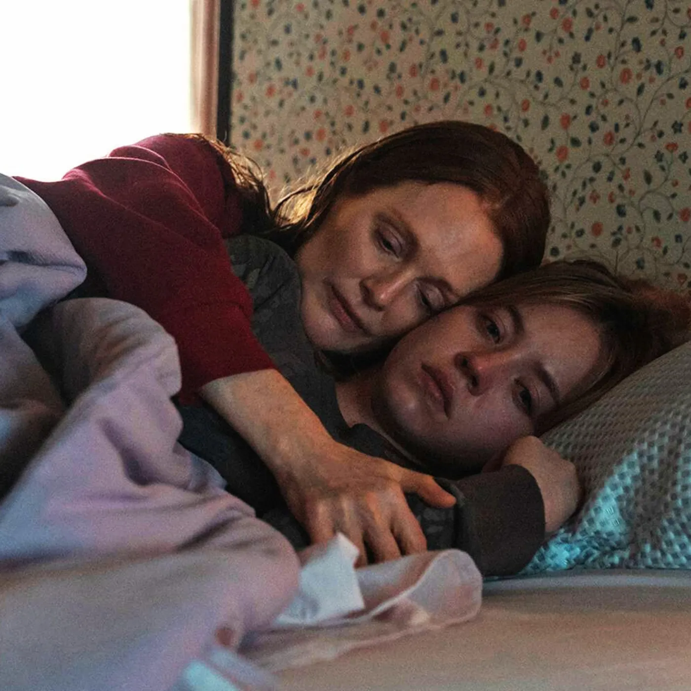 image_681c592817356 Sydney Sweeney and Julianne Moore Play Mother-Daughter Duo with a Dark Secret in Echo Valley