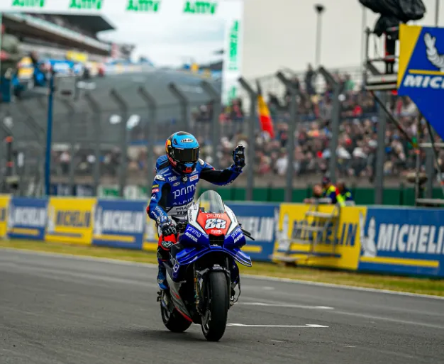 Miguel Oliveira made a spectacular comeback on a new Yamaha that is "quite different."