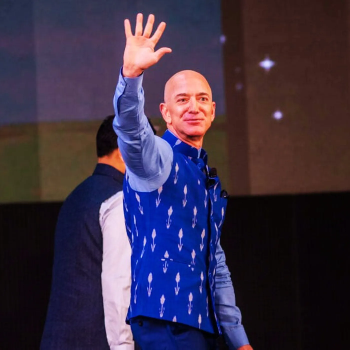 image_681d6c0f3a026 Jeff Bezos Drops Truth Bombs on the 6 Financial Mistakes That Are Secretly Keeping You Broke