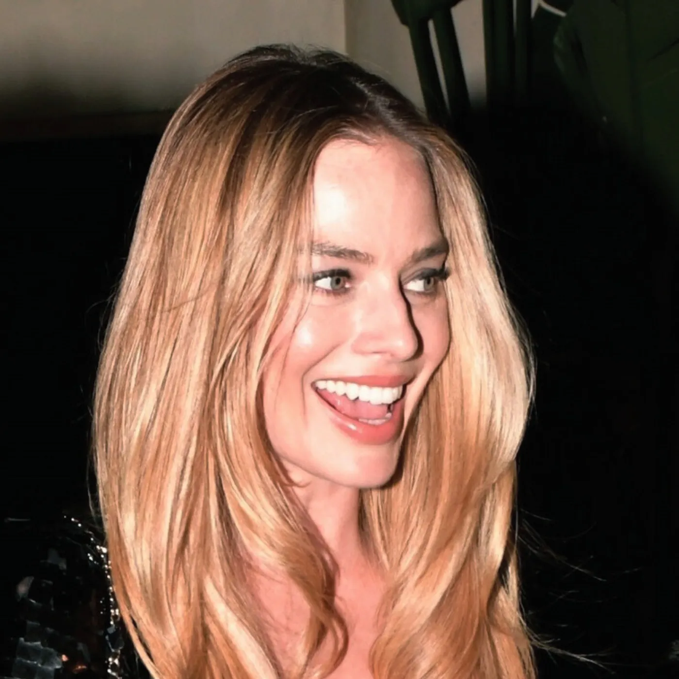 image_681f7c0da802c A Simple Sign From Margot Robbie That Spoke Louder Than Words