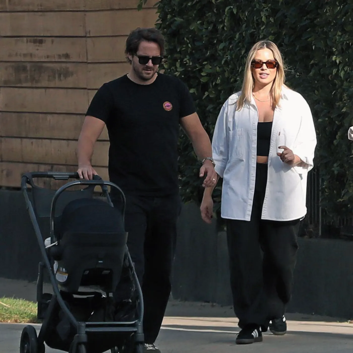 image_68201b53e0579 The Shocking Parenting Methods Margot Robbie Swears By