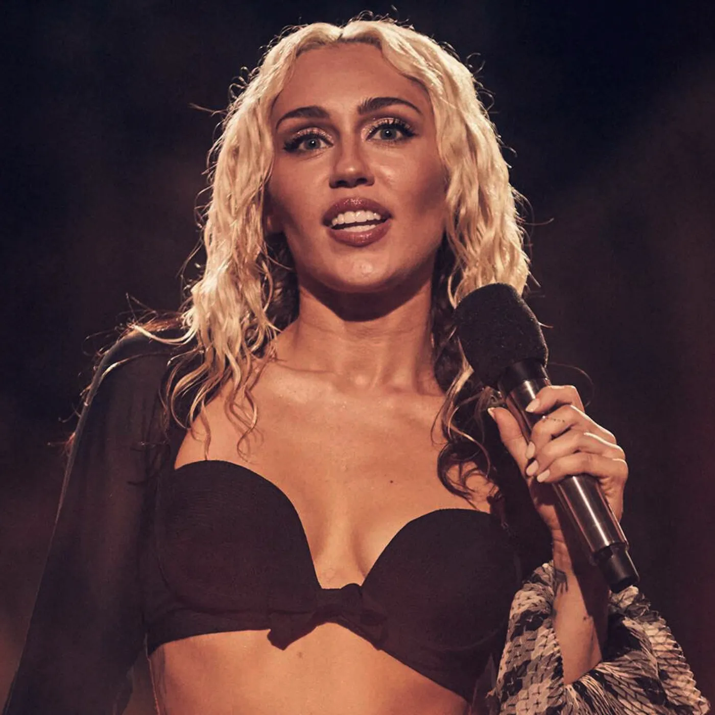 image_682088e2be87c Miley Cyrus Reveals the Heartbreak Behind 'More to Lose' and Fans Can’t Get Enough