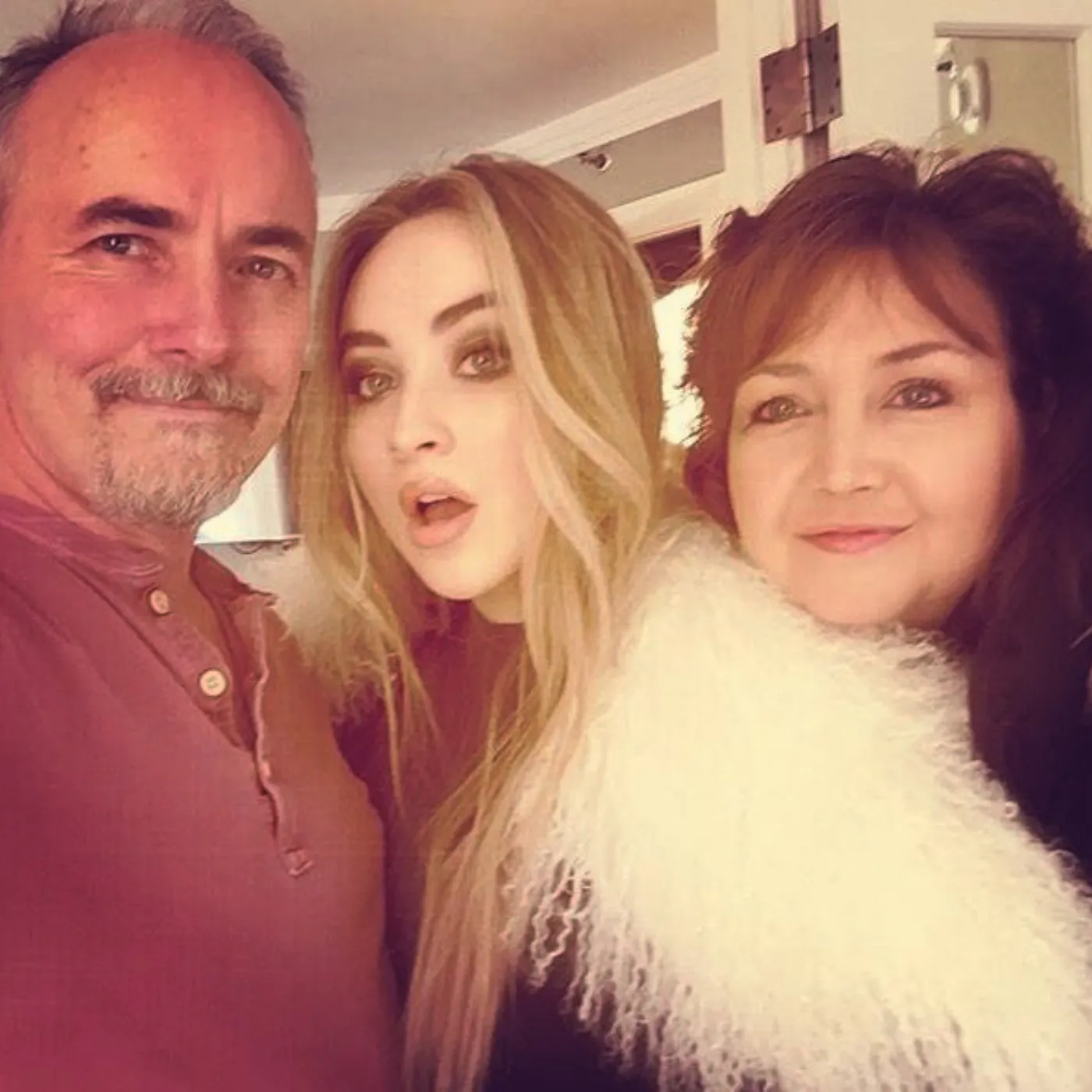 Sabrina Carpenter’s Heartfelt Tribute to Her Mom Will Leave You in Tears 19 Sabrina Carpenter’s Heartfelt Tribute to Her Mom Will Leave You in Tears