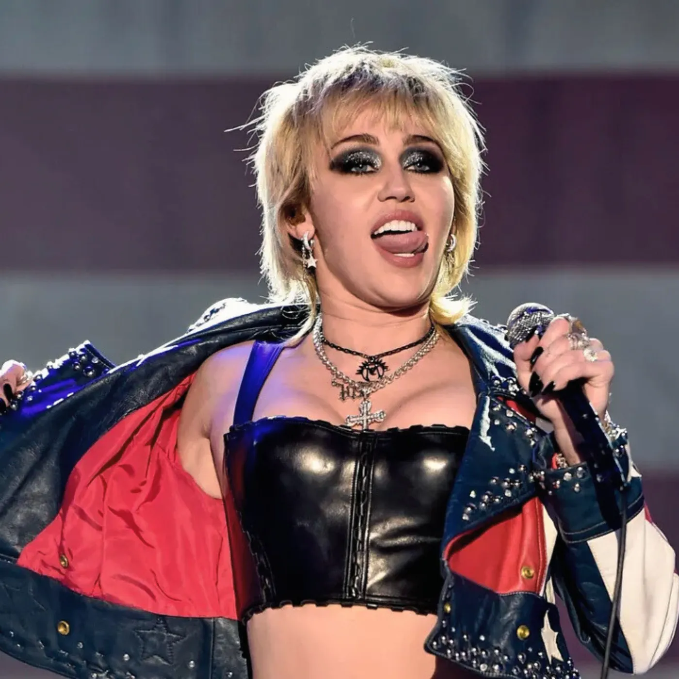 image_682191fd1865f Miley Cyrus Spotted Dancing at Dua Lipa’s 'Empty' Madrid Show Amid Insider Claims