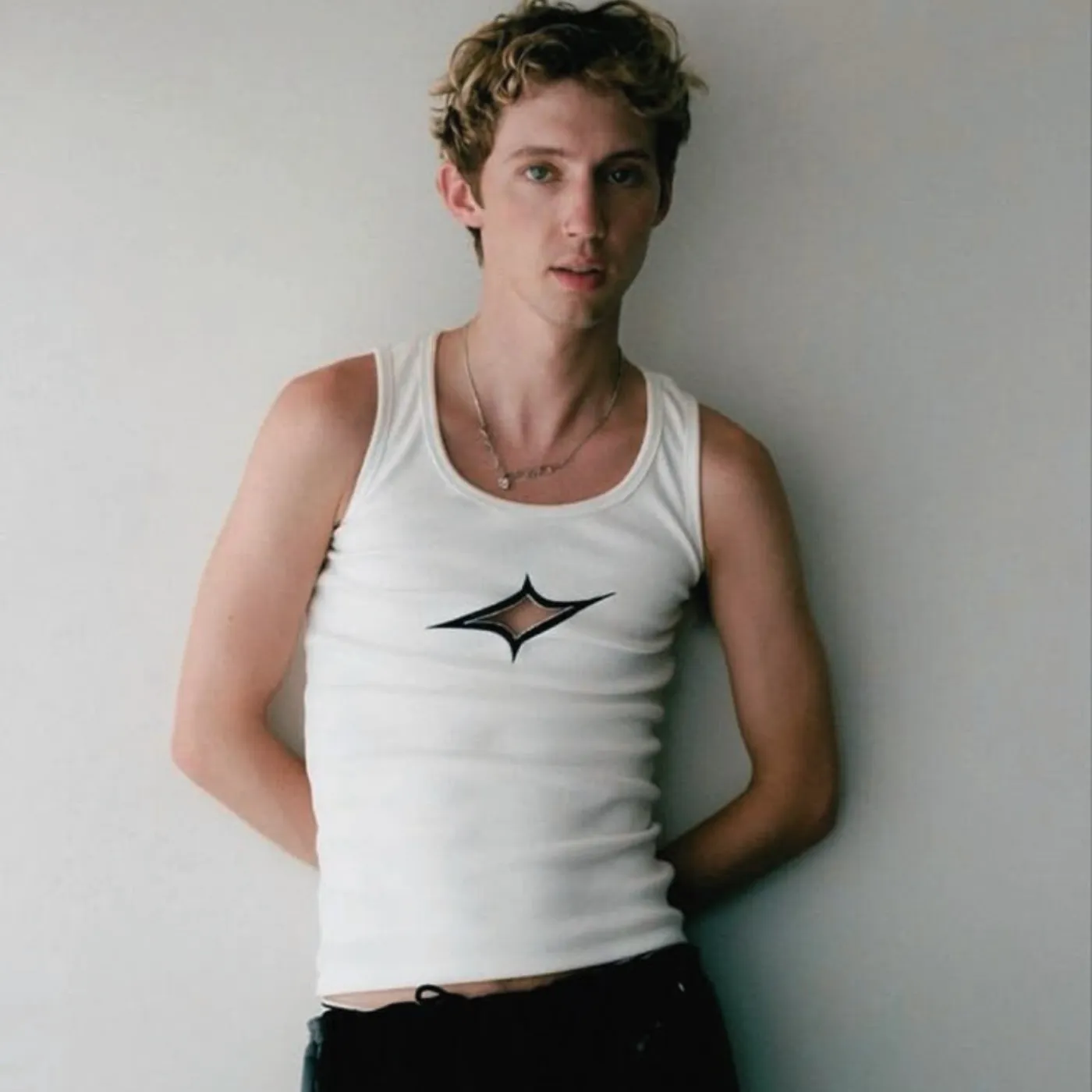 image_6821a878ac0a3 Troye Sivan Drops Heartfelt Love for His Mom in an Unbelievable Moment