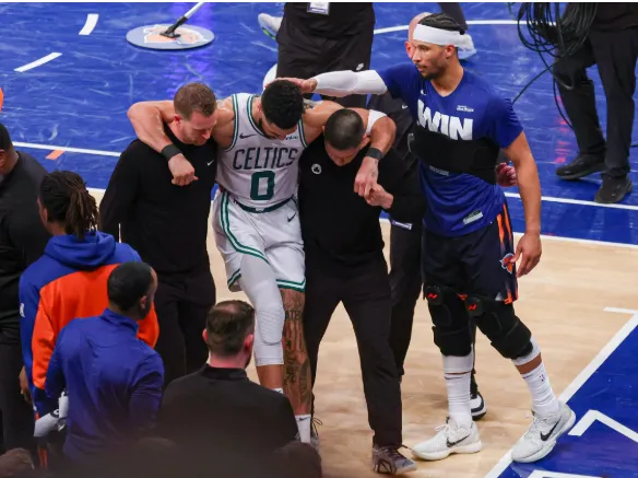 Boston Celtics Face Gloomy Future as Jayson Tatum Injured – New York Knicks Accelerate with Defensive Strategy