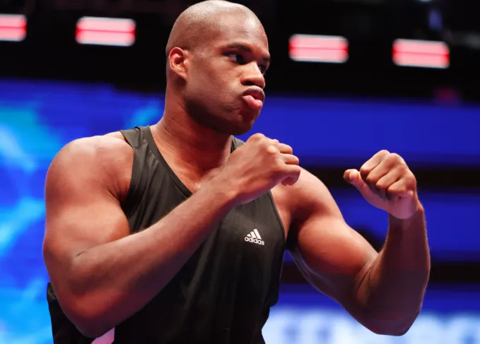 Daniel Dubois Promises a Brutal Performance Against Oleksandr Usyk