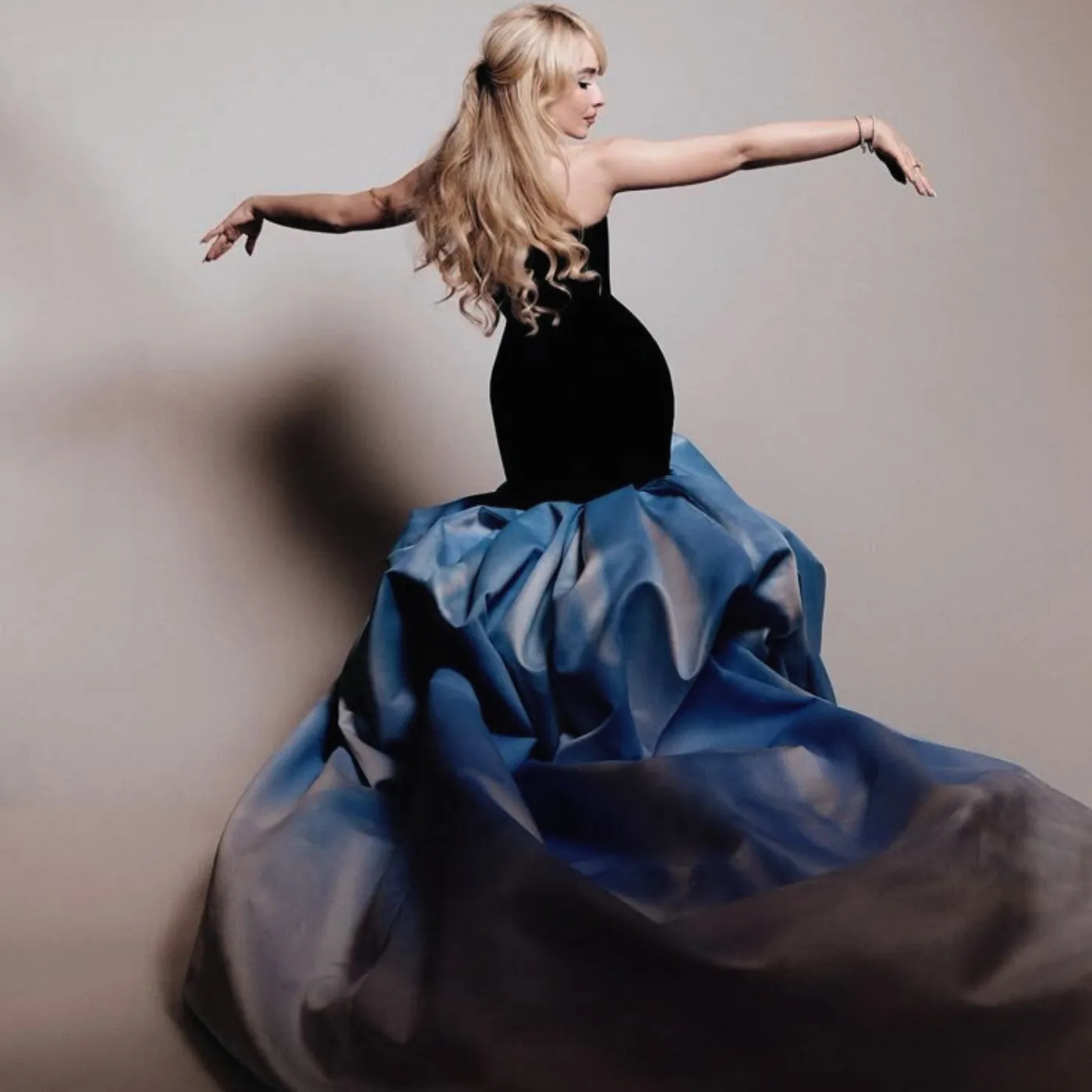 image_68230e3861b3a Sabrina Carpenter Opens Up About How Her Sisters Completely Shaped Her Career
