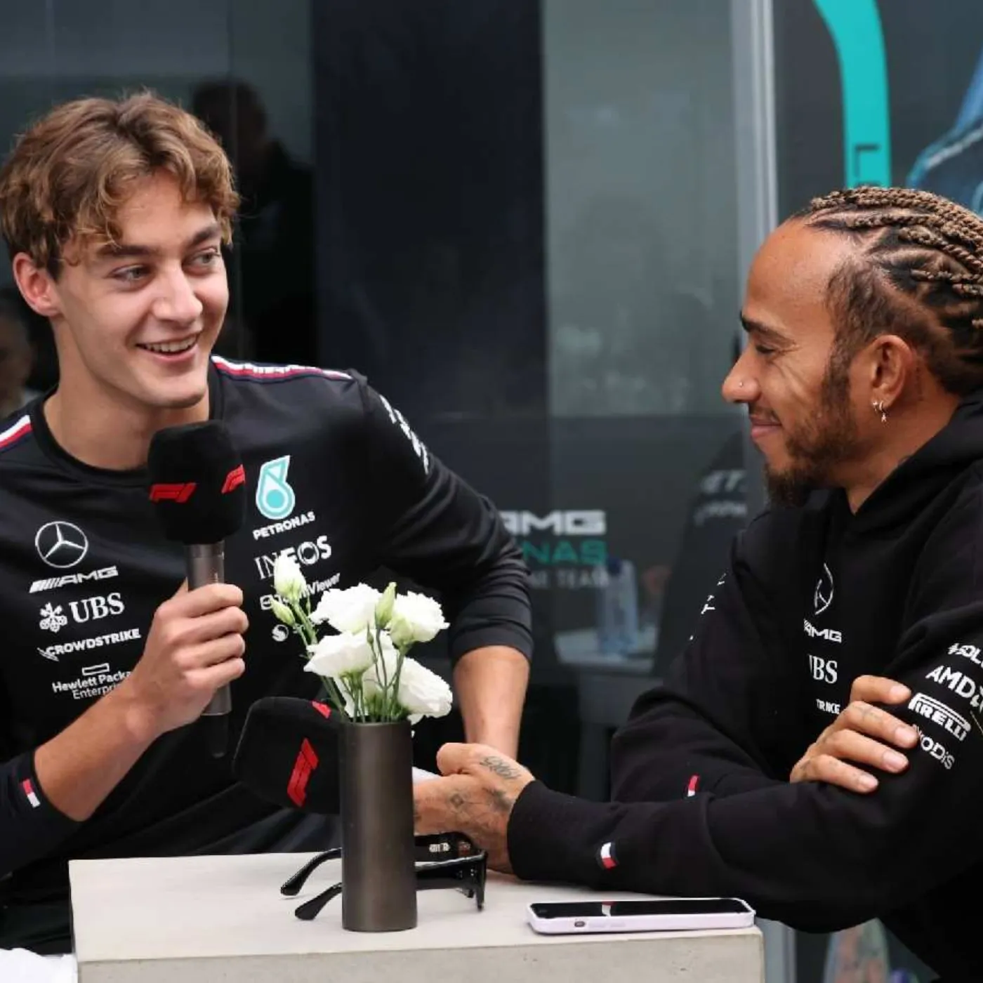 Shockwaves Hit F1: Explosive Clash Between Lewis Hamilton & George Russell Rocks the Racing World