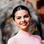 Selena Gomez Lives Rent-Free in Hailey Bieber’s Mind, Insiders Claim 1 Selena Gomez Lives Rent-Free in Hailey Bieber’s Mind, Insiders Claim