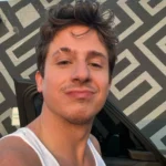 The Viral Selfie Everyone’s Buzzing About — Charlie Puth’s Unexpected New Style