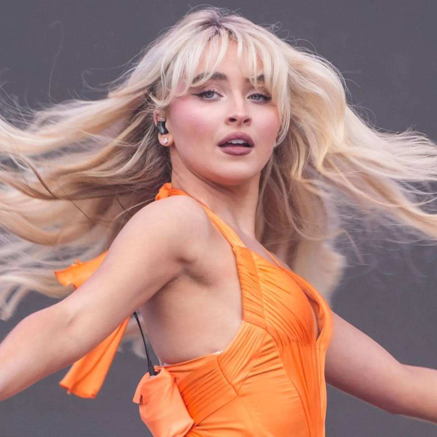 image_6829a6c508319 Sabrina Carpenter Was 25 and Rich Enough to Retire but Lost Almost Everything