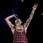 Harry Styles’ Weekly Pay Surges To Unthinkable Levels After Record-Breaking Tour 1 Harry Styles’ Weekly Pay Surges To Unthinkable Levels After Record-Breaking Tour