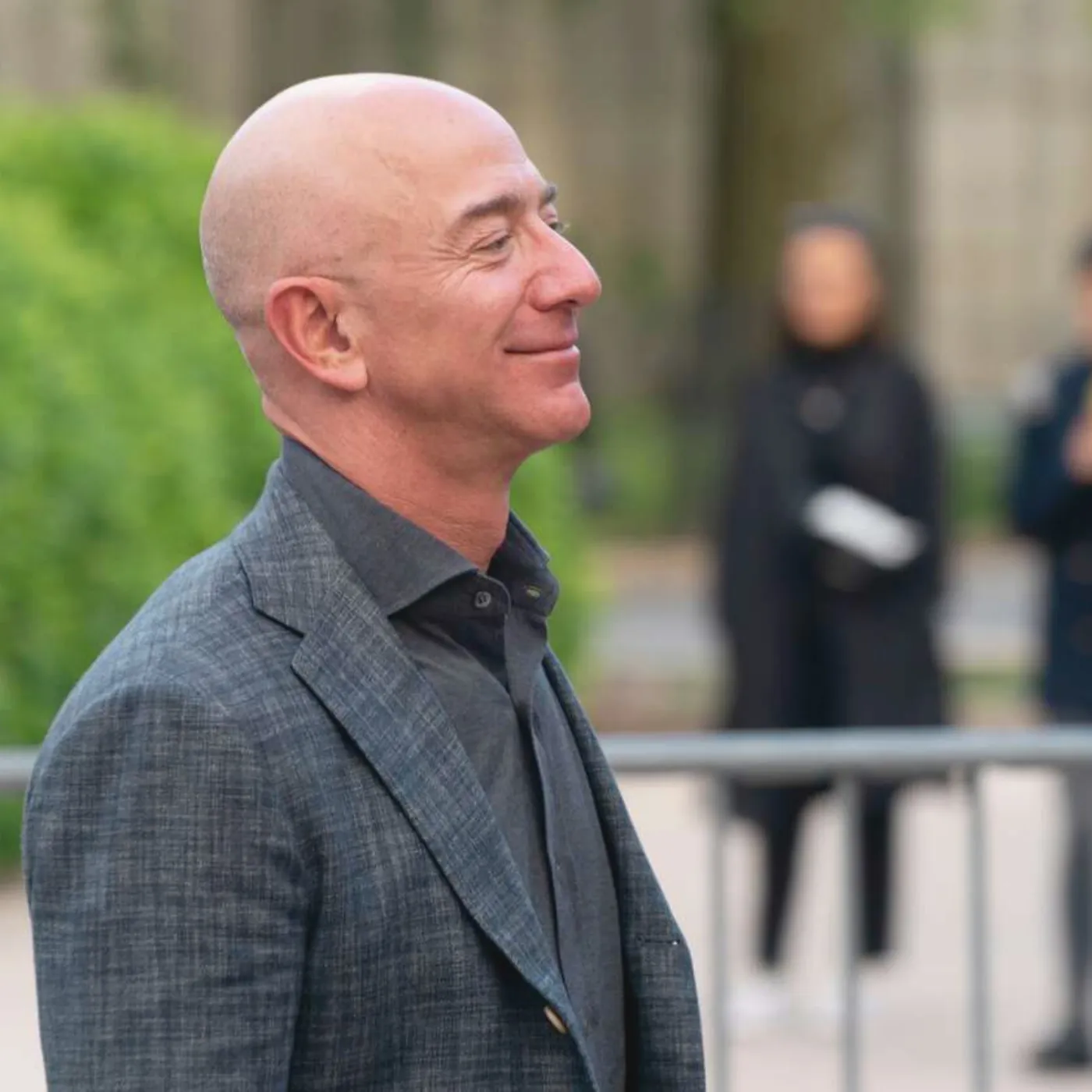 image_682a9d5263f43 Before the Big Day Jeff Bezos Faces Trouble with Fiancé’s Child The Shocking Truth Behind It All