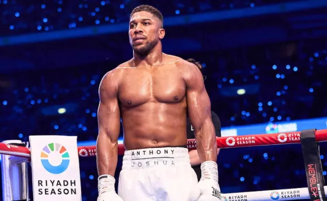 Anthony Joshua Faces Setback: Return to Boxing Ring Delayed Due to Elbow Surgery