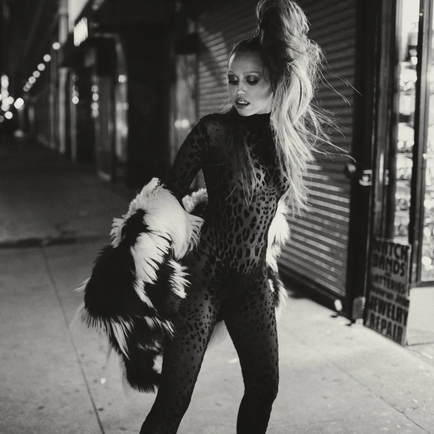 image_682c19d0398df Miley Cyrus and Naomi Campbell Shine in Stunning 90s Style for ‘Every Girl You’ve Ever Loved’