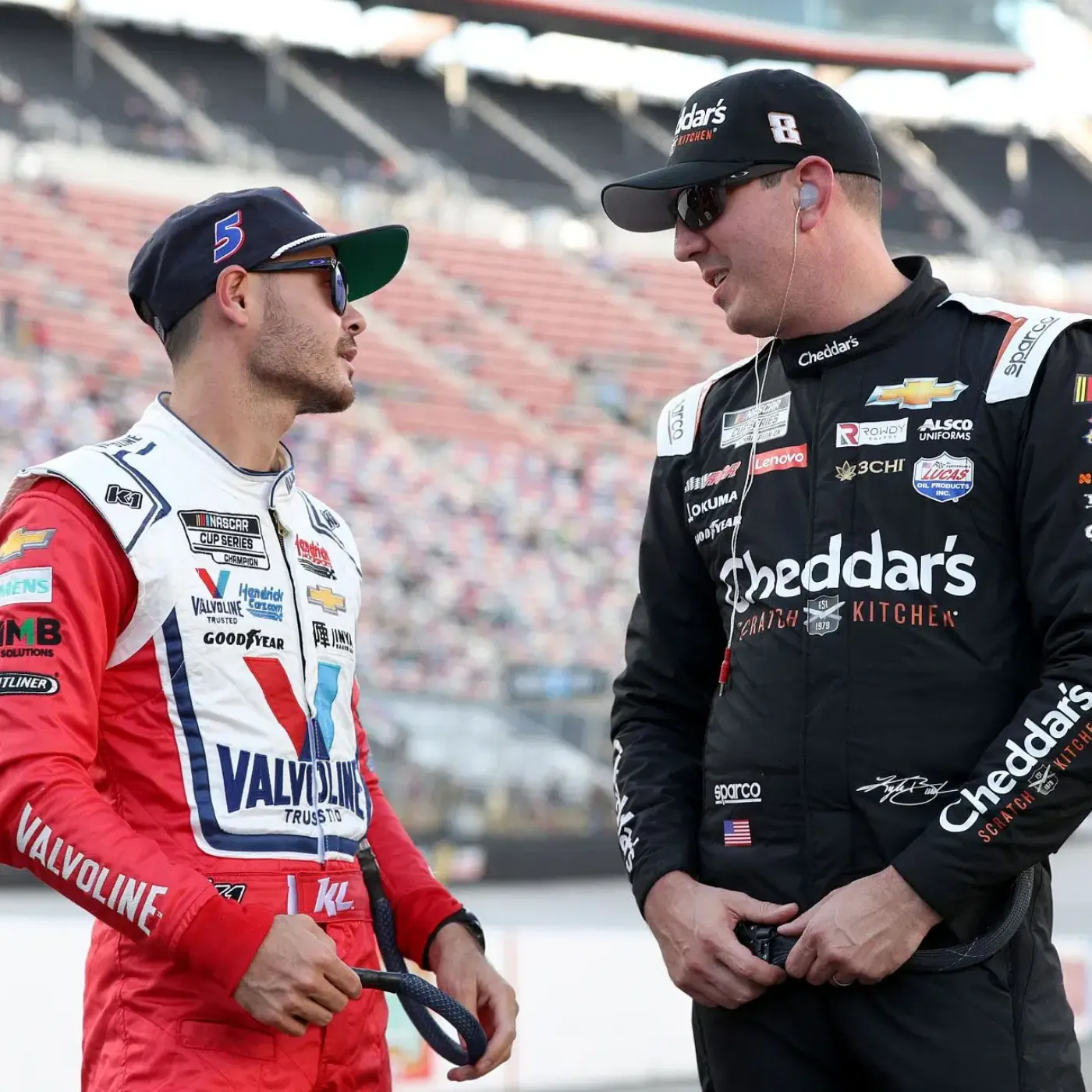 Kyle Busch Blindsided: Spotter Derek Kneeland Leaves for Kyle Larson – Here's Why