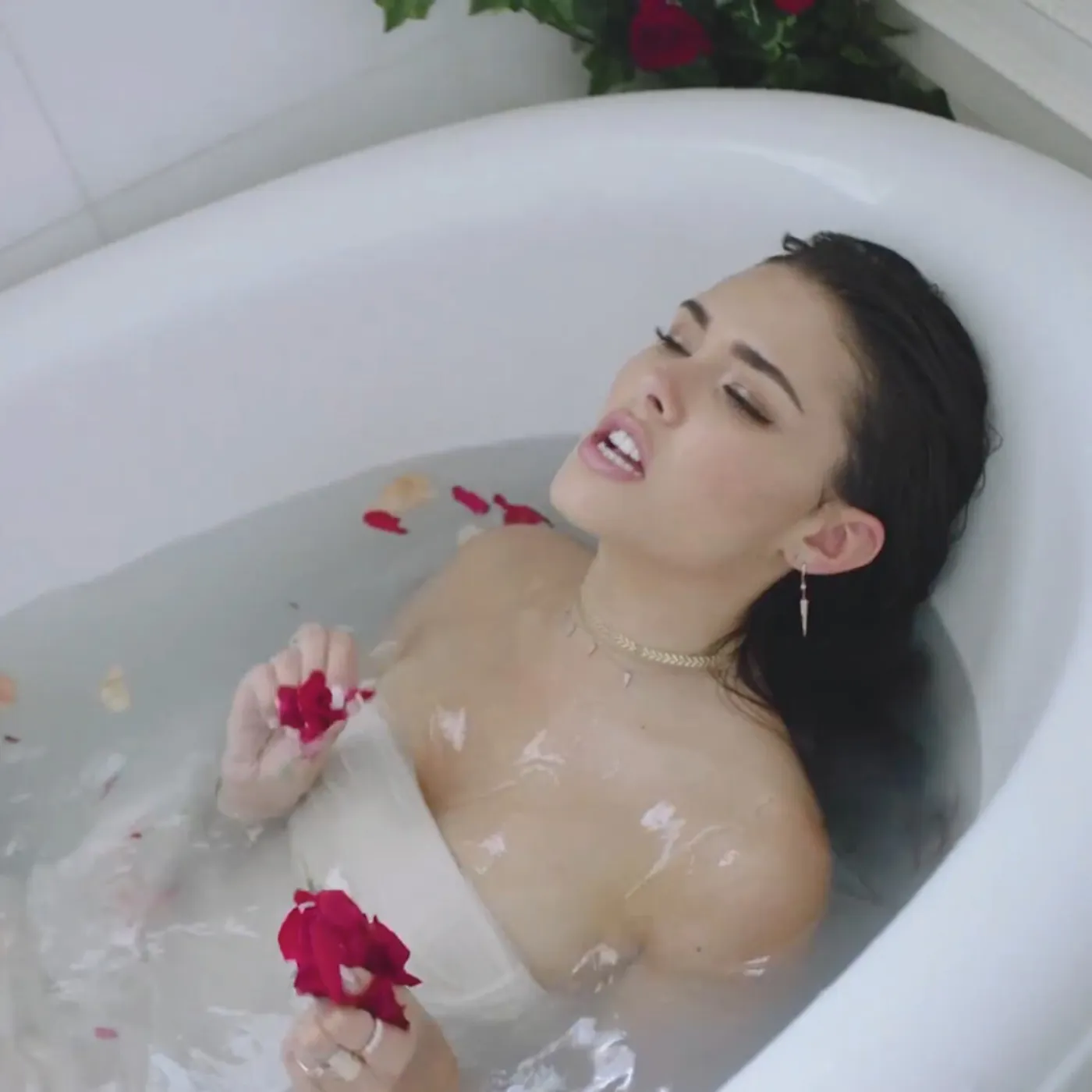 image_682d42356dc5b Madison Beer’s Dead Turns 8 and Still Predicts Today’s Vibe