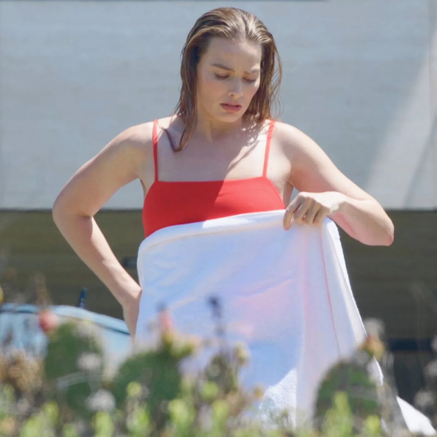 image_682d811b7b977 Margot Robbie Lights Up Malibu with a Bold New Move That’s Turning Heads