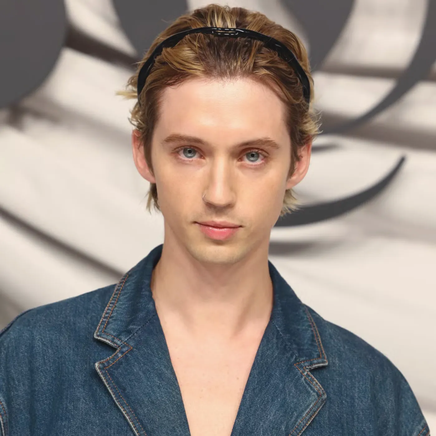image_682d8ae6d6c4e Troye Sivan’s Brother Battle and What They’re Not Telling You